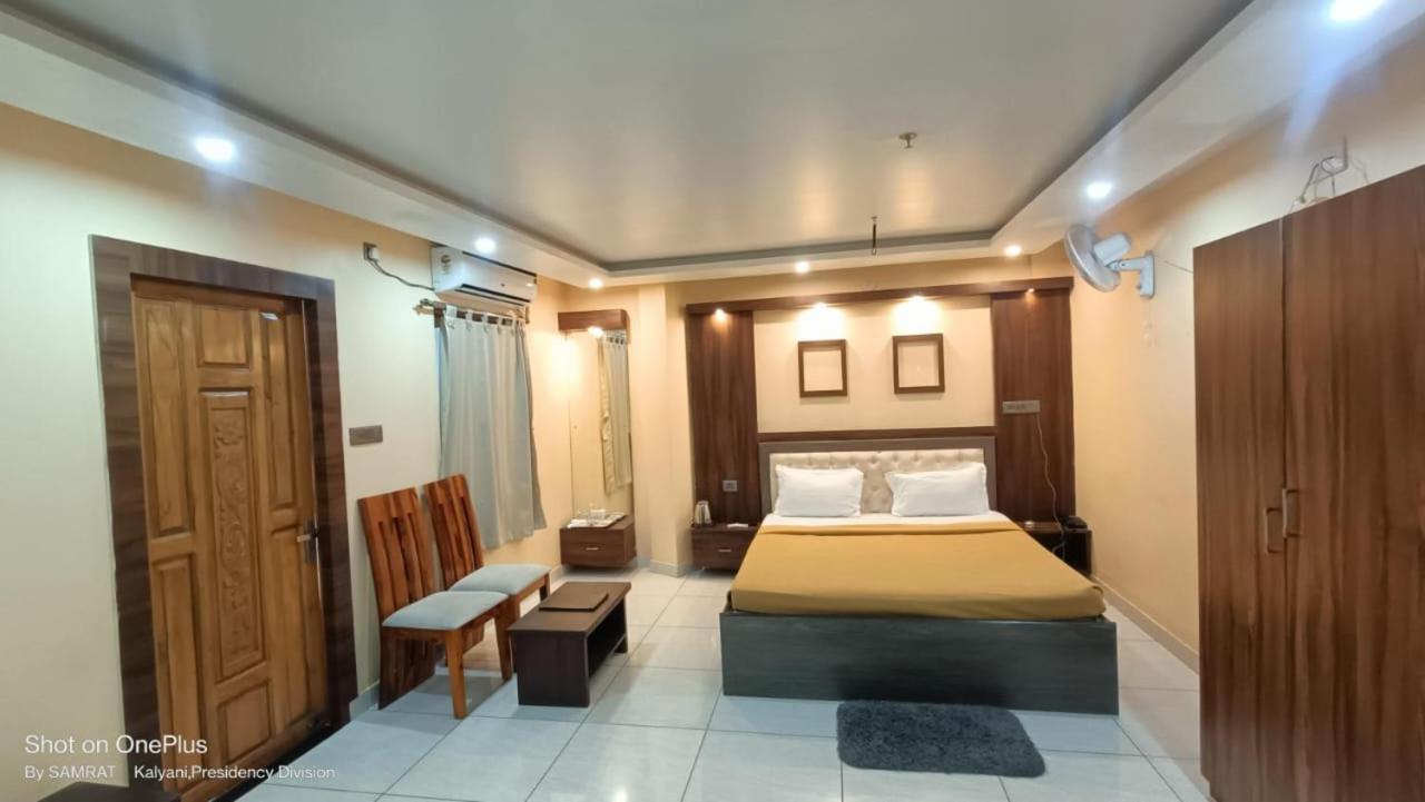 Hotel Trisplanet à Kalyani Extérieur photo