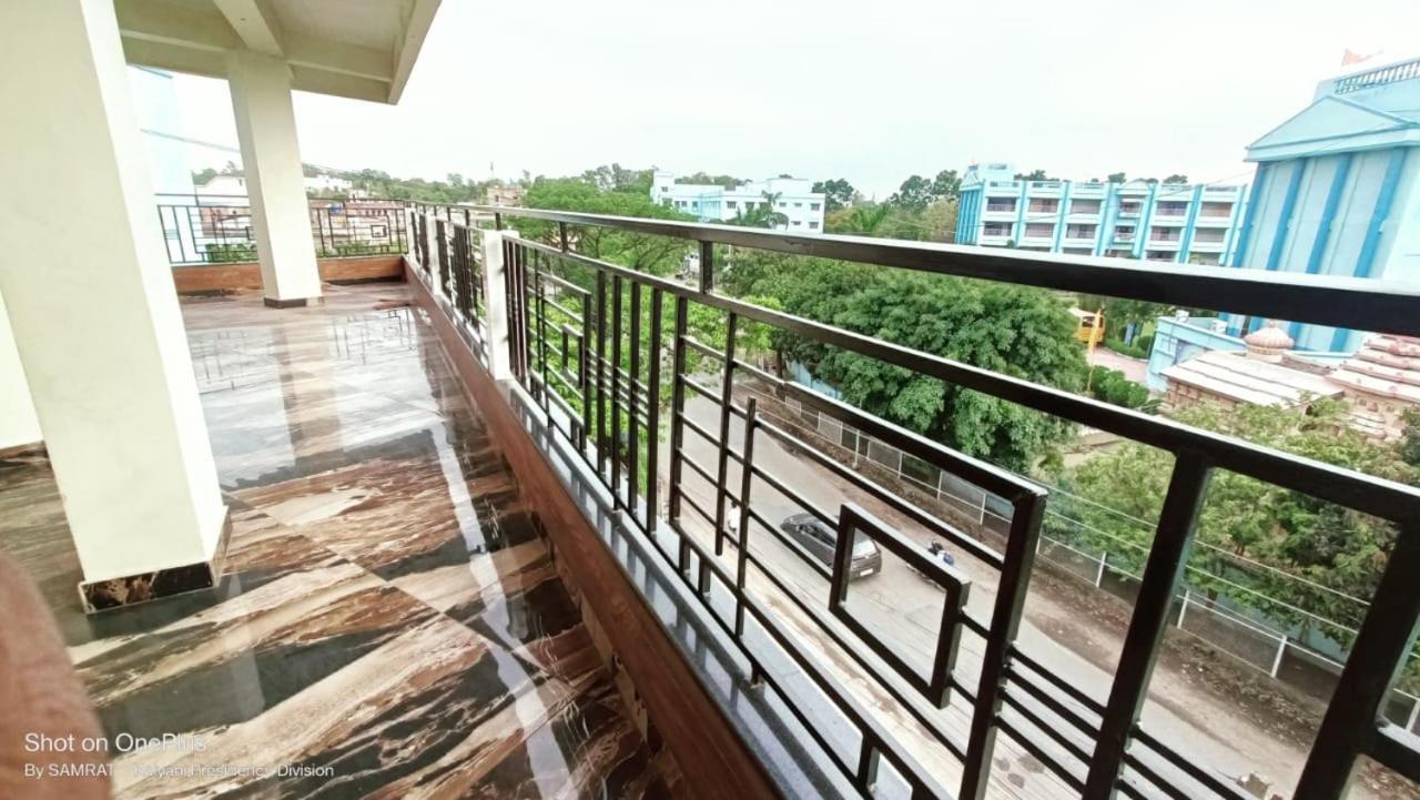 Hotel Trisplanet à Kalyani Extérieur photo